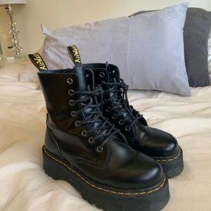 New Dr. Martens Jadon Boot Smooth Leather Platforms Black